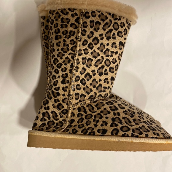 FOLLOW ME Leopard Boot Print Slip On Slipper Faux Suede Size 6 - Picture 4 of 14